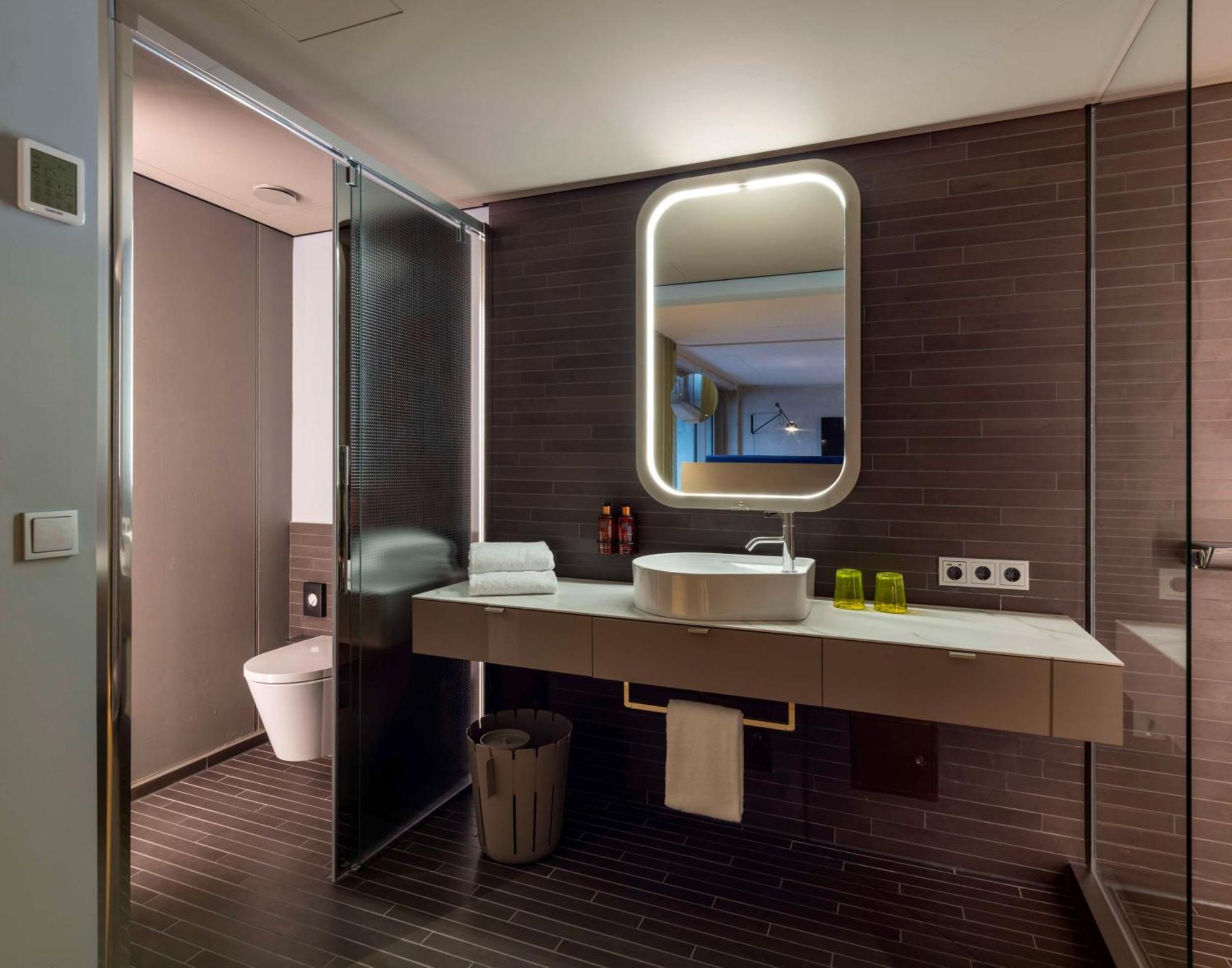 B'Mine Hotel Duesseldorf, Dusseldorf